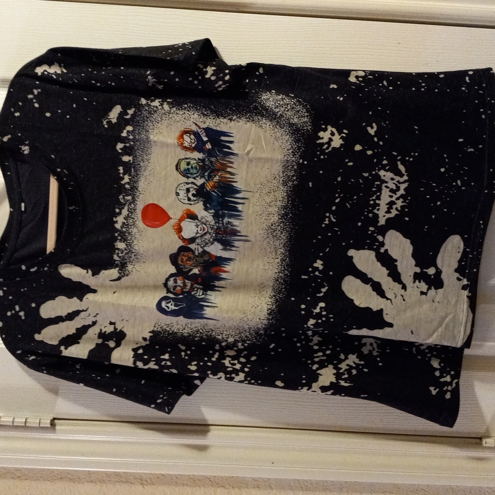 Halloween friends XL tee